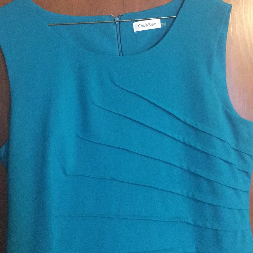 Calvin Klein tailored sheath - Picture 2 of 3
